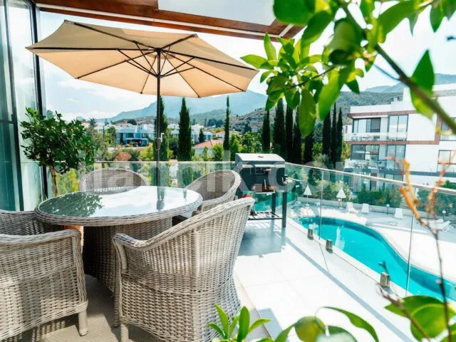 Alsancak'ta Satılık Teraslı 2 Yatak Odalı Penthouse