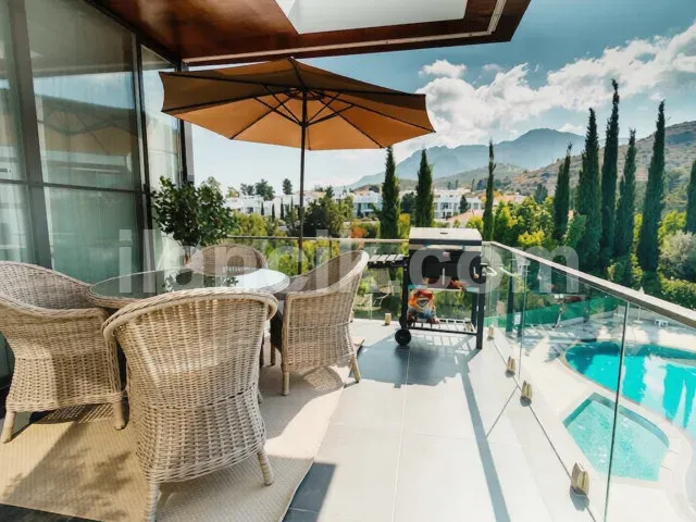 Alsancak'ta Satılık Teraslı 2 Yatak Odalı Penthouse - 2
