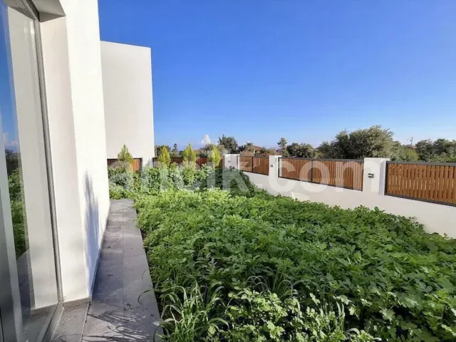 Satılık 4 Yatak Odalı Lüks Villa - Alsancak, Girne - 3