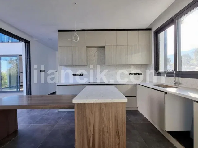 Satılık 4 Yatak Odalı Lüks Villa - Alsancak, Girne - 7