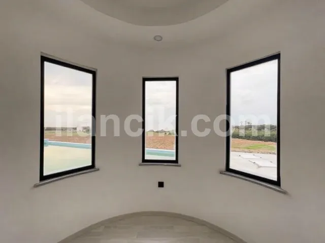 Satılık 3 Yatak Odalı Villa - Tatlısu, Mağusa - 2