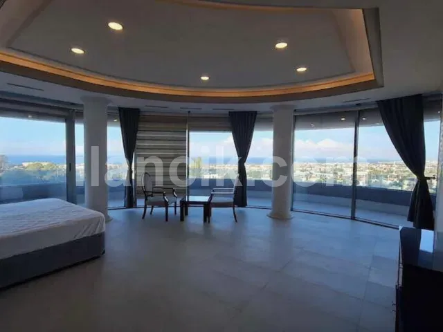 Satılık 5 Yatak Odalı Lüks Villa - Edremit, Girne - 2