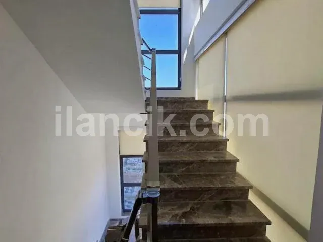 Karşıyaka'da Denize 300m Mesafede Satılık 2+1 İkiz Villa - 12