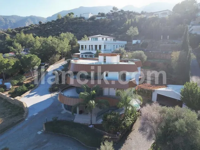 Satılık 5 Yatak Odalı Lüks Villa - Edremit, Girne - 3