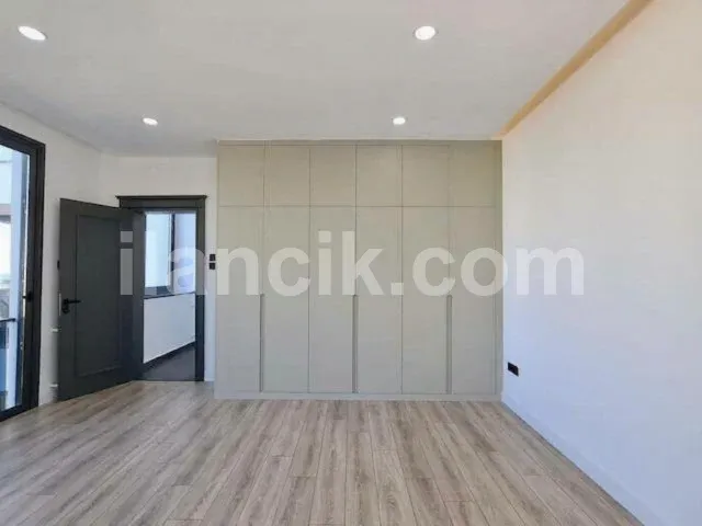 Satılık 4 Yatak Odalı Lüks Villa - Alsancak, Girne - 18
