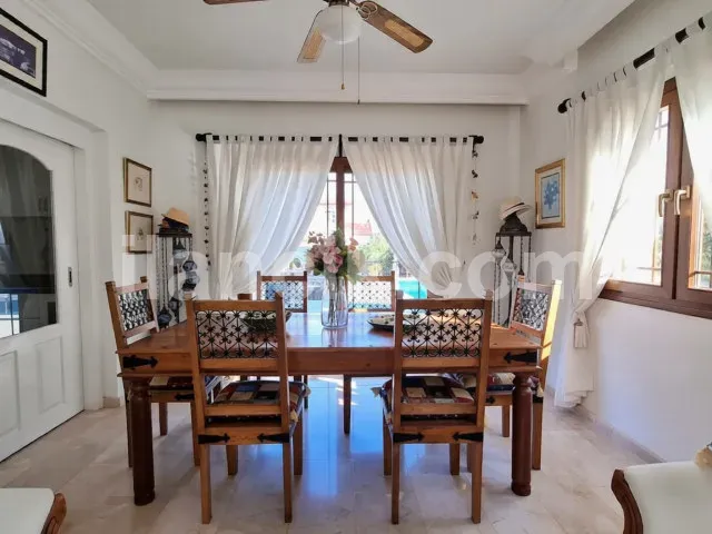Satılık Villa, Alsancak, Girne - 4 Yatak Odalı Özel Havuzlu