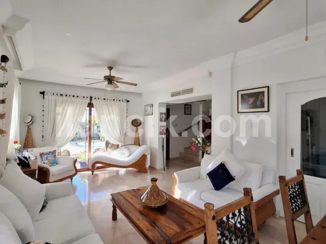 Satılık Villa, Alsancak, Girne - 4 Yatak Odalı Özel Havuzlu - 4
