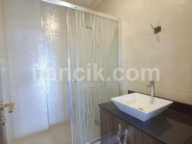 Satılık 5 Yatak Odalı Lüks Villa - Edremit, Girne - 18