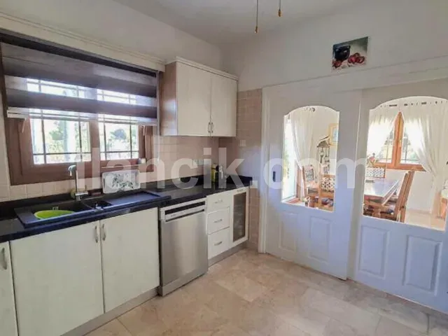 Satılık Villa, Alsancak, Girne - 4 Yatak Odalı Özel Havuzlu - 13
