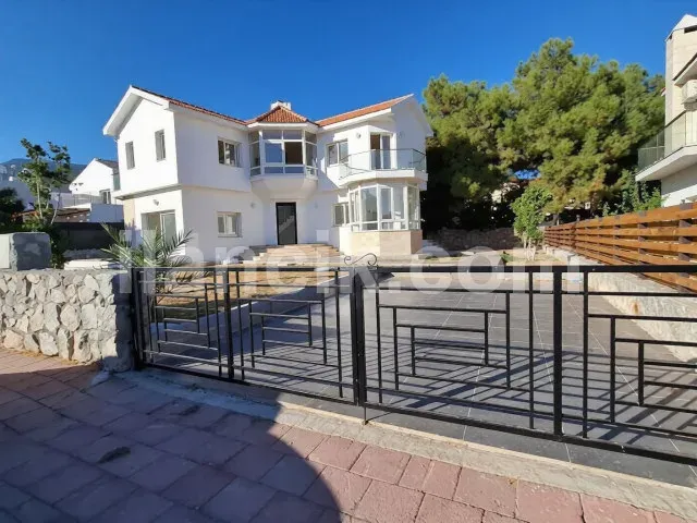 Satılık 3 Yatak Odalı Villa - Alsancak, Girne - 9