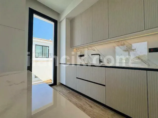 Bellapais'te Satılık 4 Yatak Odalı Lüks Villa - 6