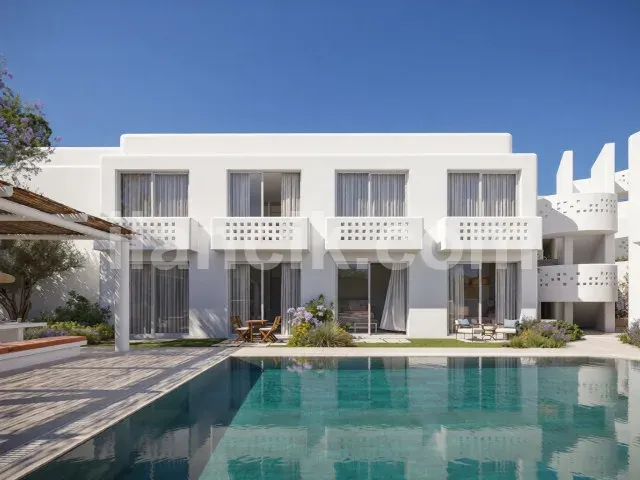 Satılık 3 Yatak Odalı Daire - Alsancak, Girne