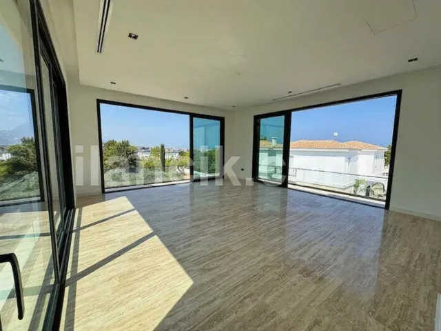 Bellapais'te Satılık 4 Yatak Odalı Lüks Villa - 13