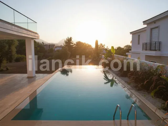 Bellapais'te Satılık 4 Yatak Odalı Lüks Villa - 16