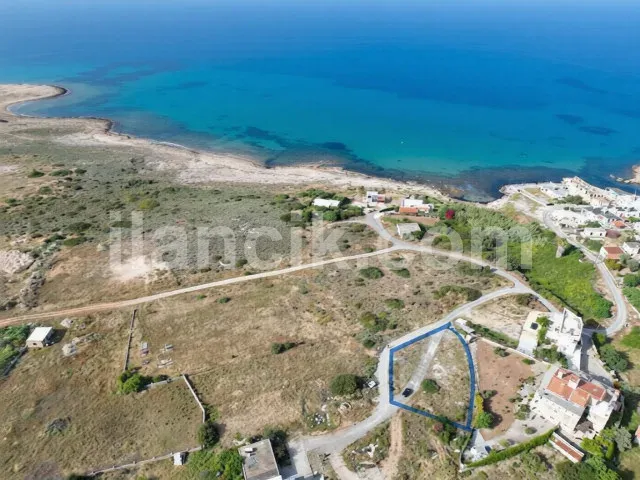 Karşıyaka'da Satılık Konut İmarlı Arsa - Girne