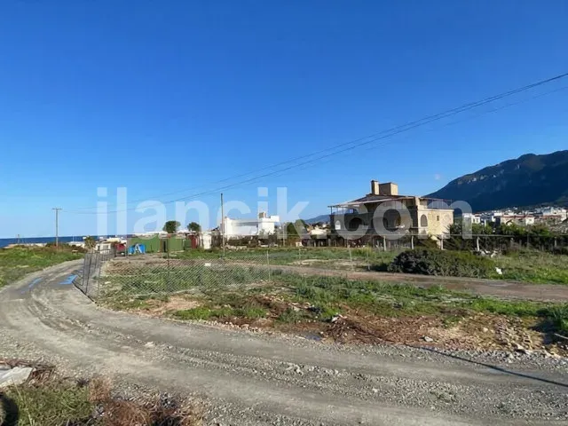 Karşıyaka'da Satılık Konut İmarlı Arsa - Girne - 2