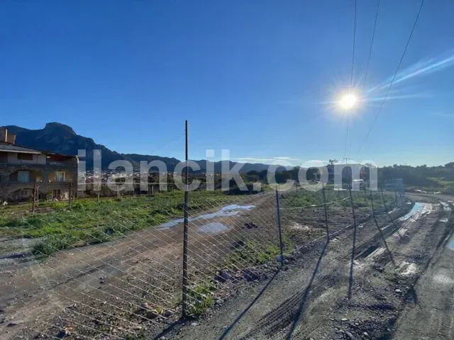 Karşıyaka'da Satılık Konut İmarlı Arsa - Girne - 4