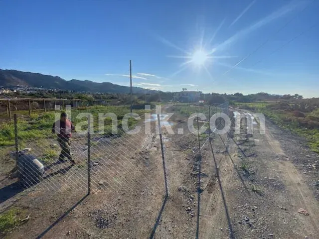 Karşıyaka'da Satılık Konut İmarlı Arsa - Girne - 5