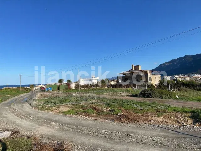 Karşıyaka'da Satılık Konut İmarlı Arsa - Girne - 6