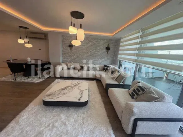 Satılık Penthouse, Yukarı Girne - 4 Yatak Odalı - 3