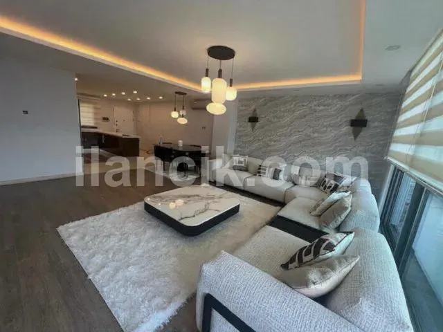 Satılık Penthouse, Yukarı Girne - 4 Yatak Odalı - 4