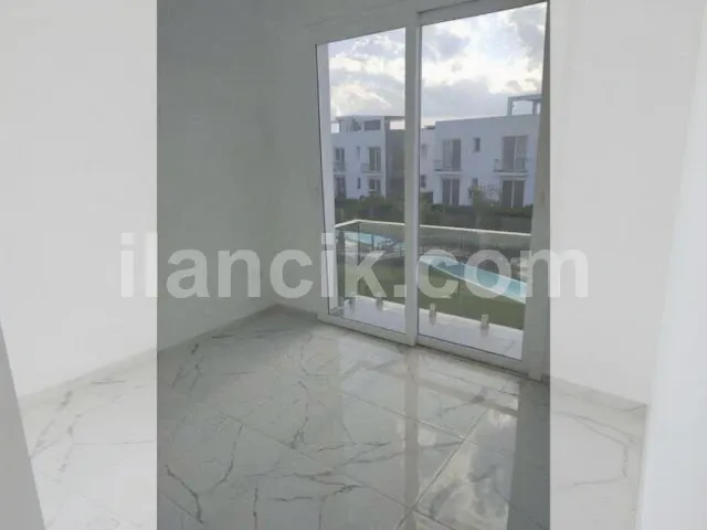 İskele Boğaz'da Satılık 3 Yatak Odalı Daire - 2