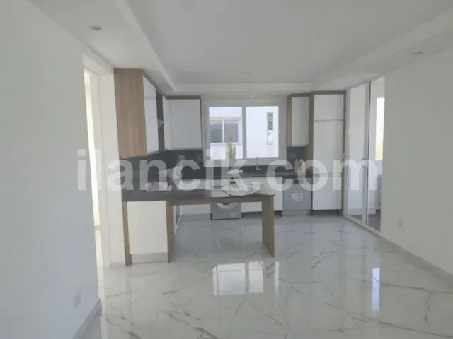 İskele Boğaz'da Satılık 3 Yatak Odalı Daire - 4