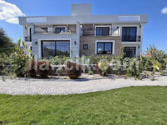 Satılık 1+1 Daire, Teraslı ve Işıklı - Lapta, Girne