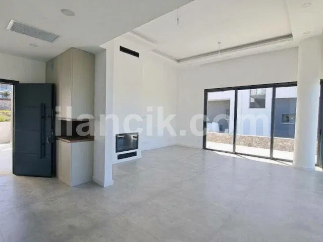 Satılık 4 Yatak Odalı Havuzlu Villa - Alsancak, Girne - 4