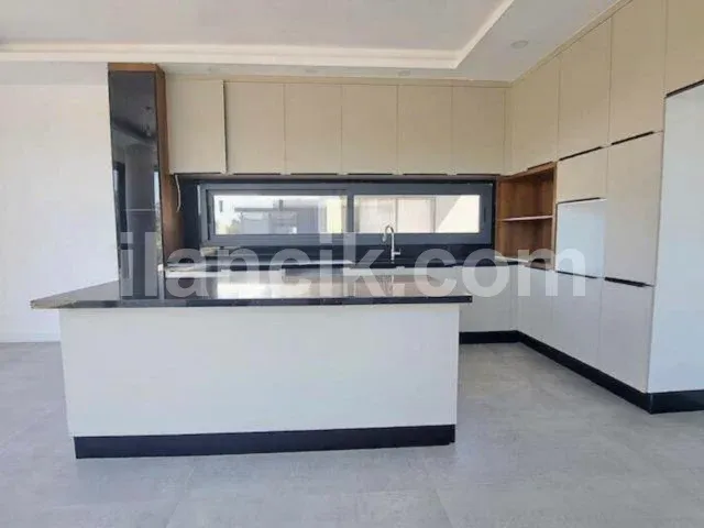 Satılık 4 Yatak Odalı Havuzlu Villa - Alsancak, Girne - 6