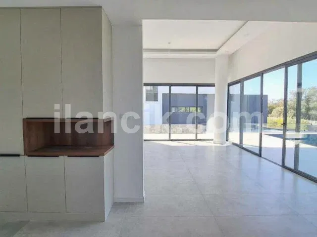 Satılık 4 Yatak Odalı Havuzlu Villa - Alsancak, Girne - 7
