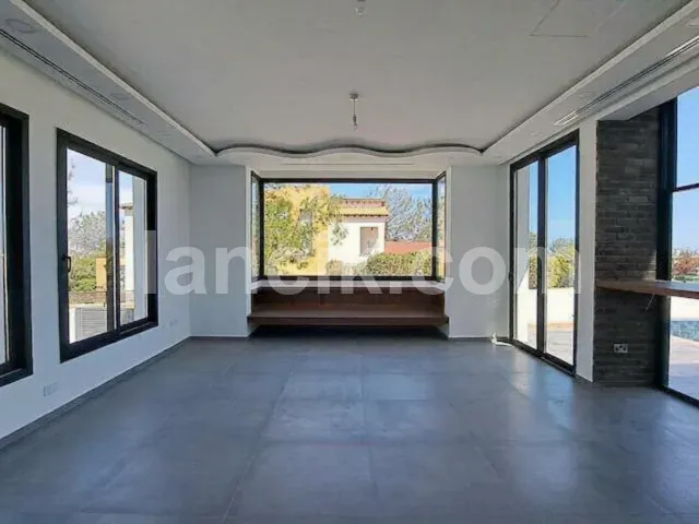 Satılık 4 Yatak Odalı Villa - Zeytinlik, Girne - 2