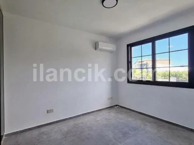 Satılık 1+1 Daire, Teraslı ve Işıklı - Lapta, Girne - 11