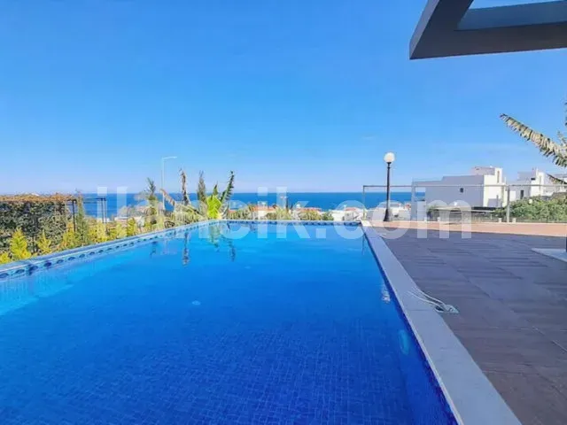 Esentepe'de Satılık 3 Yatak Odalı Deniz Manzaralı Villa