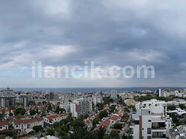 Yukarı Girne'de Satılık 17 Daireli Apartman Binası