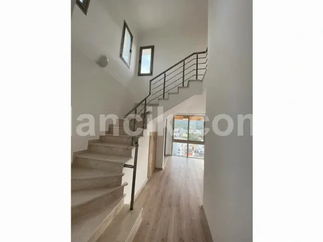 Yukarı Girne'de Satılık 17 Daireli Apartman Binası - 6