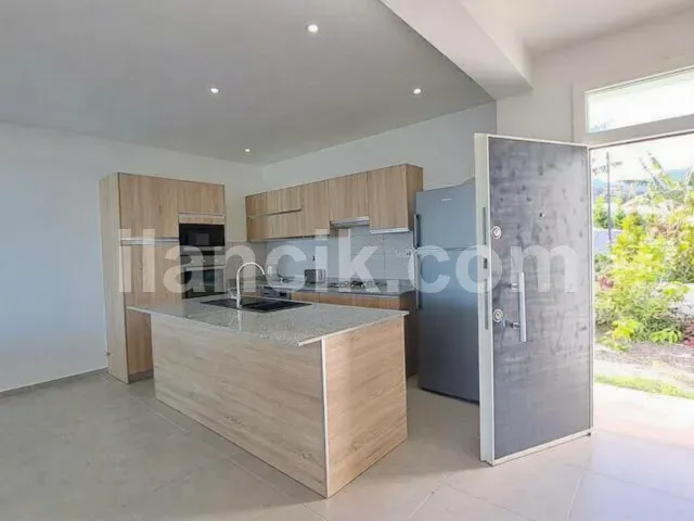 Esentepe'de Satılık 3 Yatak Odalı Deniz Manzaralı Villa - 8