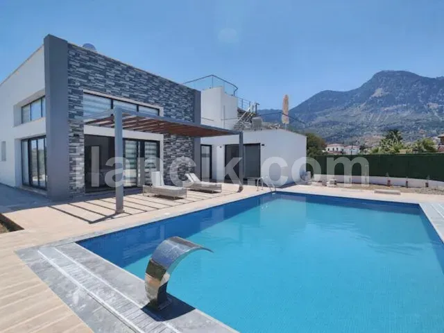 Satılık 4 Yatak Odalı Villa - Karşıyaka, Girne