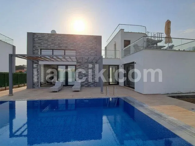 Satılık 4 Yatak Odalı Villa - Karşıyaka, Girne - 2