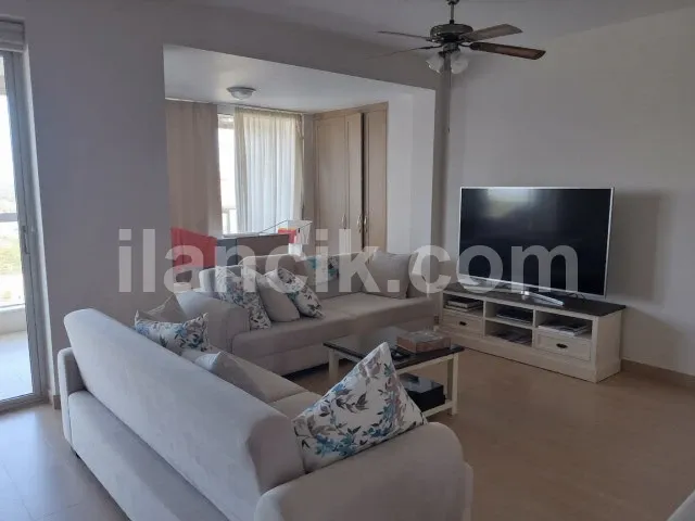 Satılık 5 Yatak Odalı Villa - Bahçeli, Girne - 11