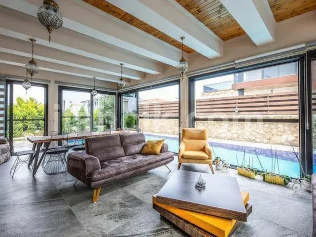 Edremit'te Denize Yakın Satılık Lüks Villa - 6