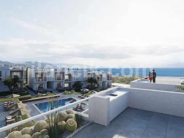 Karşıyaka'da Satılık 1+1 Dağ ve Deniz Manzaralı Daire - 3