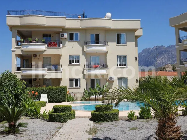 Alsancak'ta Satılık 2 Yatak Odalı Penthouse - 80 m²