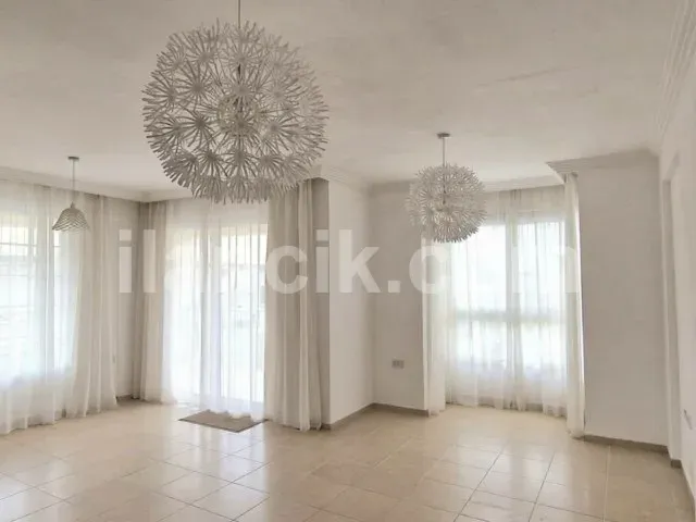 Alsancak'ta Satılık 2 Yatak Odalı Penthouse - 80 m² - 2