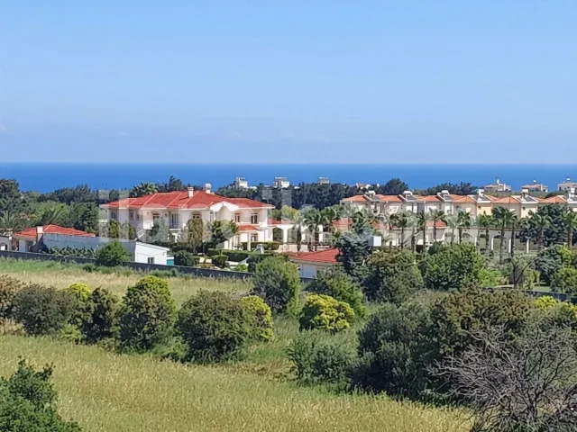 Lapta'da Satılık 4 Yatak Odalı Lüks Villa - 4