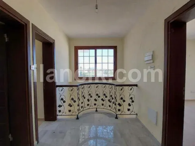 Lapta'da Satılık 4 Yatak Odalı Lüks Villa - 9