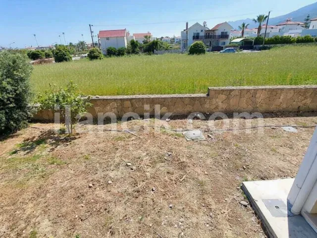 Lapta'da Satılık 4 Yatak Odalı Lüks Villa - 16