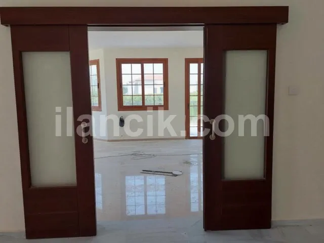 Lapta'da Satılık 4 Yatak Odalı Lüks Villa - 17