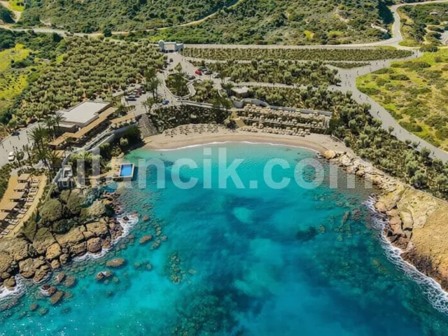 Kayalar'da Satılık İkiz Villa - Özel Havuzlu ve Teraslı - 2