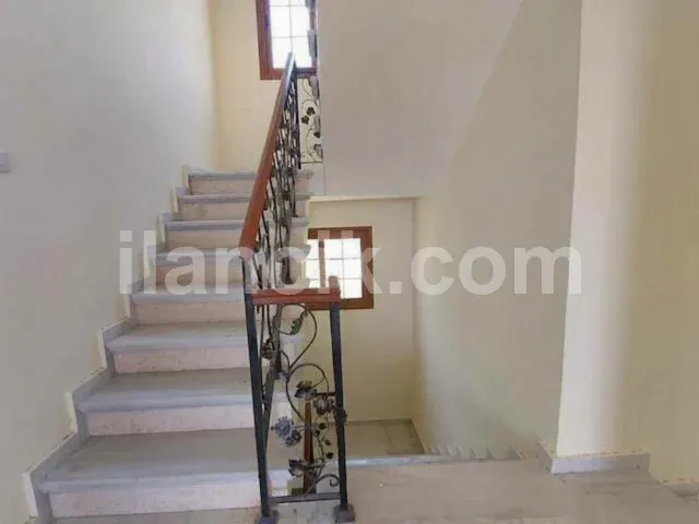 Lapta'da Satılık 4 Yatak Odalı Lüks Villa - 18